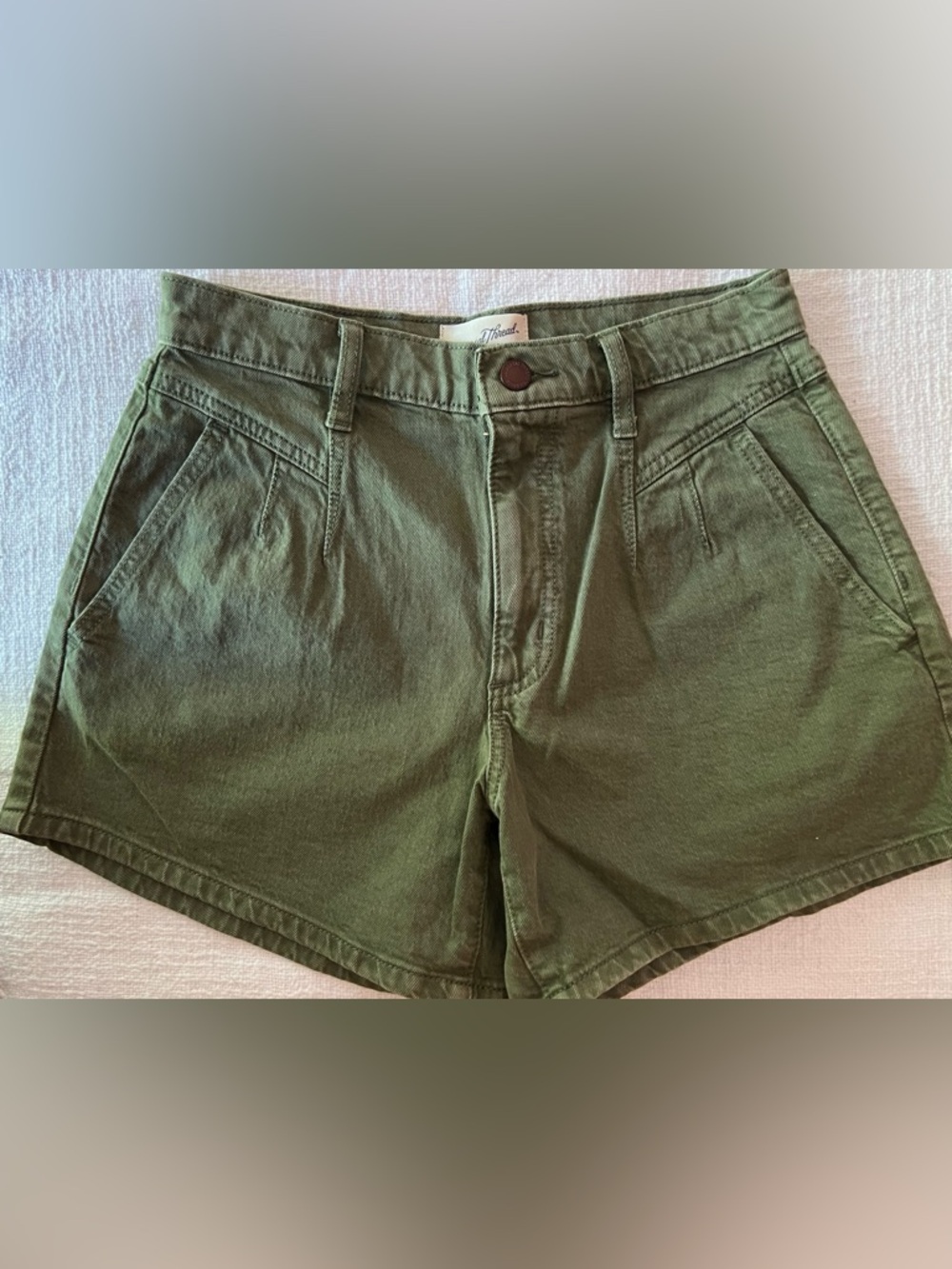 Universal Thread Tailored High Rise Midi Denim Shorts Army Green Size 2 /26R EUC